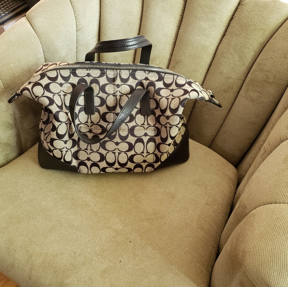 Coach - Picture 5 of 6